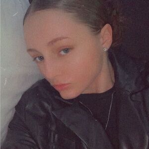 Meet your Posher, Emilee